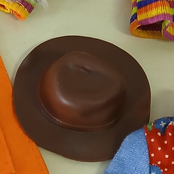 Assorted lot of Ken doll clothes and hats - 15 pieces - Picture 5 of 12